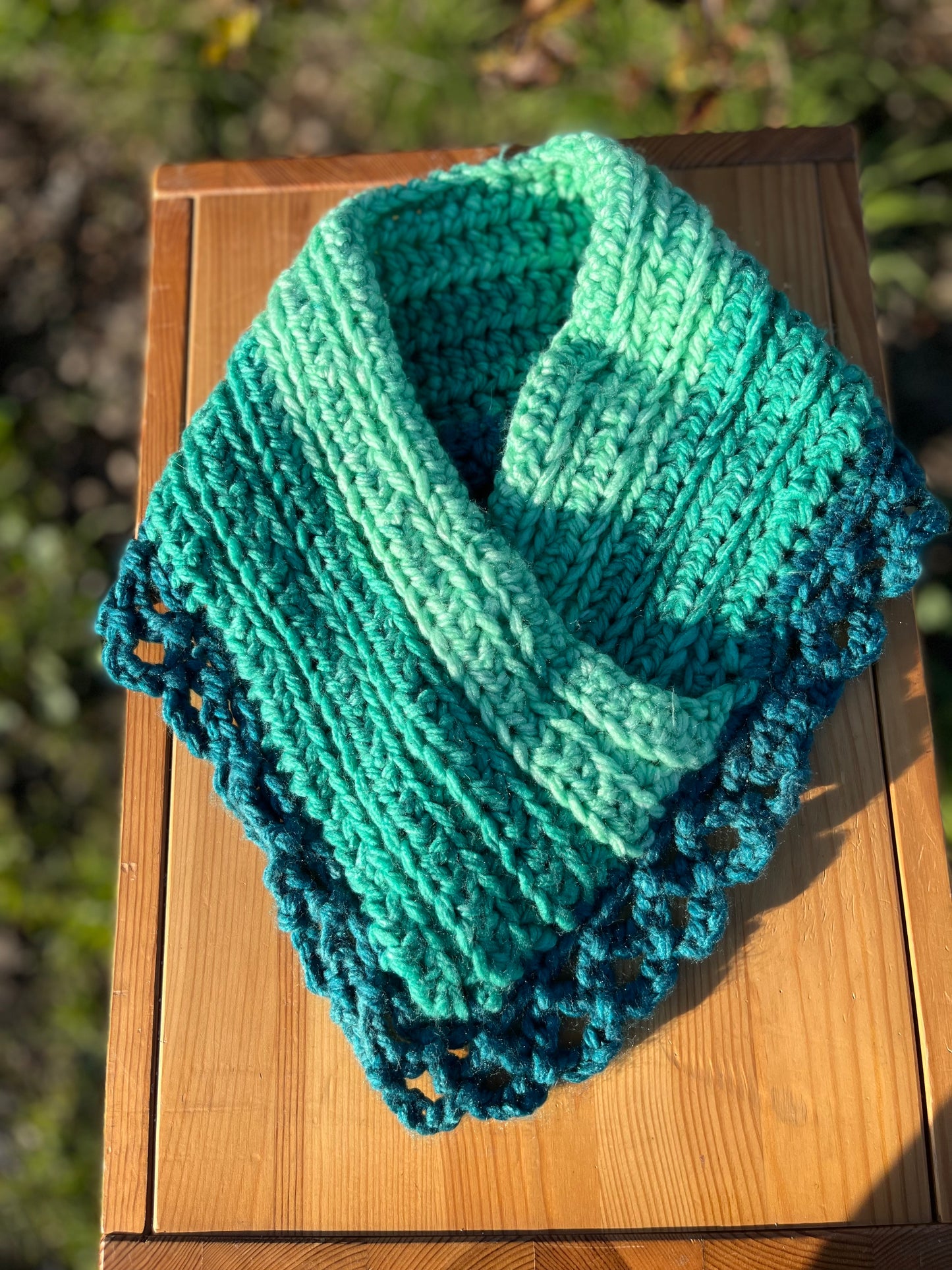 Teal Scallop Cowl